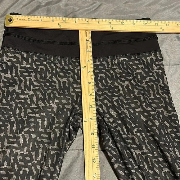 Lululemon Run Inspire Crop Luxtreme BlockIt Pocket Sz 4 - Picture 9 of 16